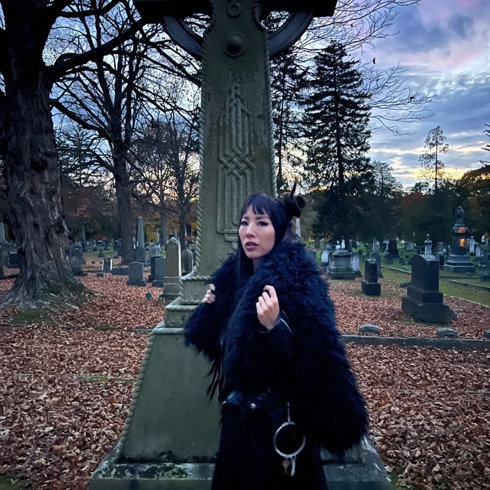 Meet your Posher, Tigerlily